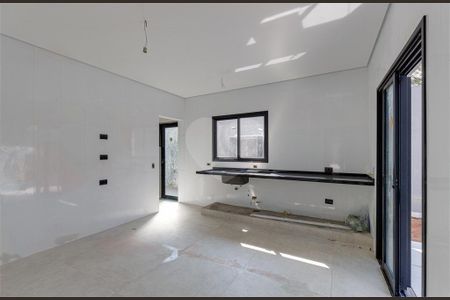 Casa à venda com 4 quartos, 680m² em Jardim Prudência, São Paulo