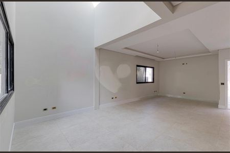 Casa à venda com 4 quartos, 680m² em Jardim Prudência, São Paulo