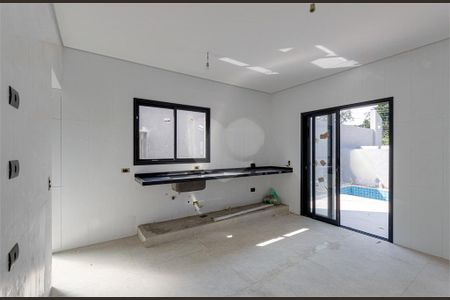 Casa à venda com 4 quartos, 680m² em Jardim Prudência, São Paulo