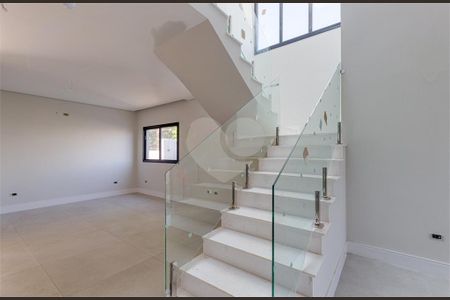 Casa à venda com 4 quartos, 680m² em Jardim Prudência, São Paulo