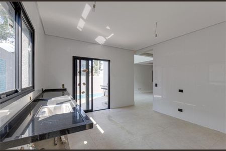 Casa à venda com 4 quartos, 680m² em Jardim Prudência, São Paulo