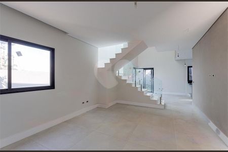 Casa à venda com 4 quartos, 680m² em Jardim Prudência, São Paulo