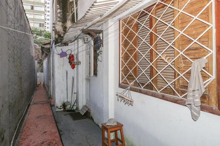 Casa à venda com 300m², 6 quartos e 2 vagasCorredor Externo