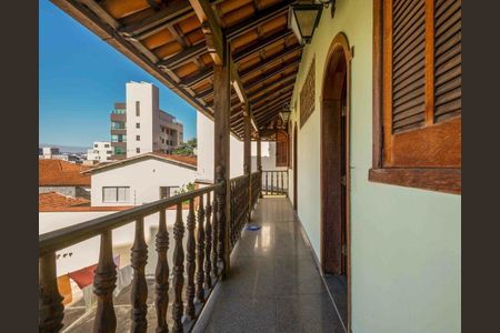 Casa à venda com 366m², 4 quartos e 4 vagas