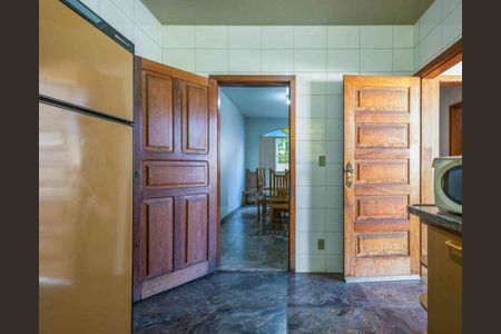 Casa à venda com 366m², 4 quartos e 4 vagas