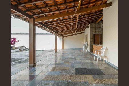 Casa à venda com 366m², 4 quartos e 4 vagas
