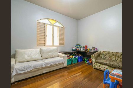 Casa à venda com 4 quartos, 366m² em Palmares, Belo Horizonte