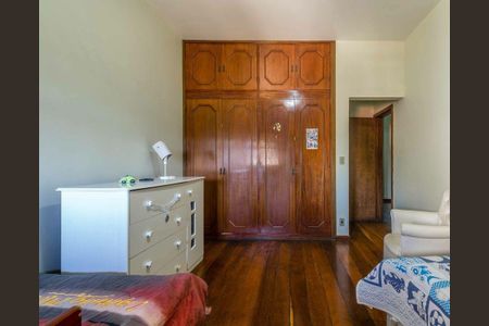 Casa à venda com 366m², 4 quartos e 4 vagas