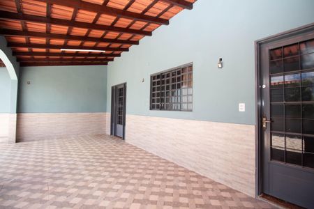 Casa para alugar com 160m², 2 quartos e 2 vagas Casa para alugar com 160m², 2 quartos e 2 vagasVaranda