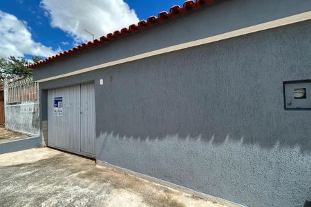 Casa para alugar com 160m², 2 quartos e 2 vagas Casa para alugar com 160m², 2 quartos e 2 vagasFachada