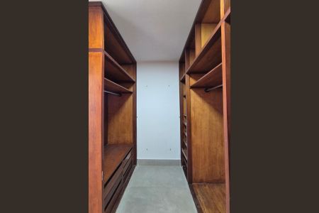 Apartamento para alugar com 206m², 3 quartos e 3 vagasCloset