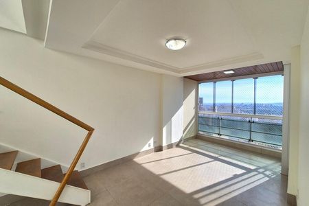 Apartamento para alugar com 206m², 3 quartos e 3 vagasSala