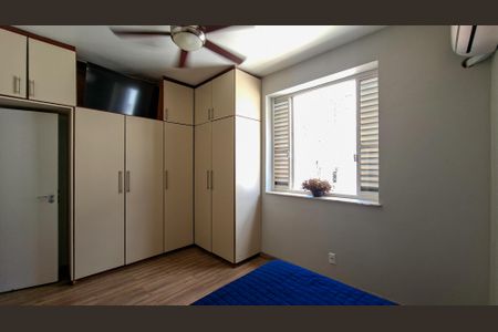 Apartamento à venda com 138m², 4 quartos e 2 vagas Apartamento à venda com 138m², 4 quartos e 2 vagasQuarto 4