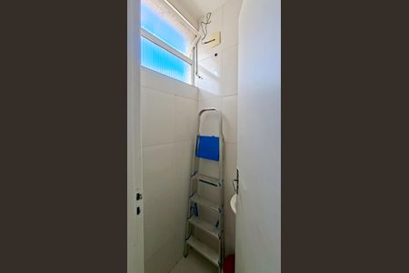 Apartamento à venda com 138m², 4 quartos e 2 vagas Apartamento à venda com 138m², 4 quartos e 2 vagasCozinha e Área de Serviço