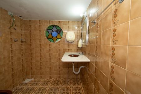 Casa para alugar com 483m², 5 quartos e 4 vagasBANHEIRO