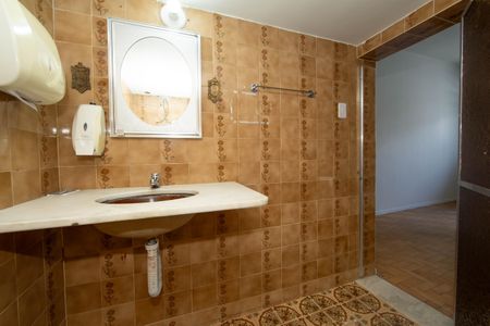 Casa para alugar com 483m², 5 quartos e 4 vagasBANHEIRO