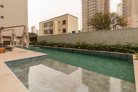 Studio para alugar com 25m², 1 quarto e sem vaga Studio para alugar com 25m², 1 quarto e sem vagaÁrea comum - Piscina