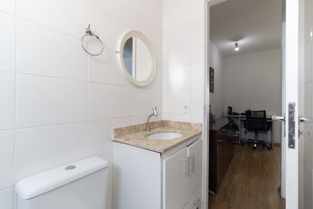 Casa de condomínio à venda com 112m², 3 quartos e 2 vagas Casa de condomínio à venda com 112m², 3 quartos e 2 vagasBanheiro Social