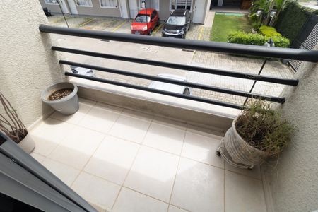 Casa de condomínio à venda com 112m², 3 quartos e 2 vagas Casa de condomínio à venda com 112m², 3 quartos e 2 vagasVaranda da Suíte