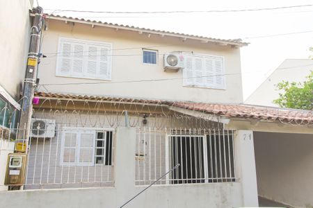 Casa para alugar com 115m², 3 quartos e 1 vaga Casa para alugar com 115m², 3 quartos e 1 vagaFachada