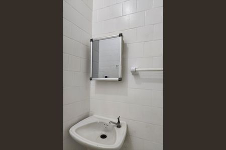 Casa de condomínio para alugar com 70m², 2 quartos e sem vaga Casa de condomínio para alugar com 70m², 2 quartos e sem vagaBanheiro