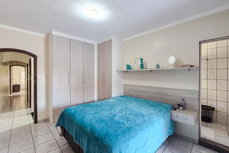 Casa à venda com 129m², 3 quartos e 2 vagas Casa à venda com 129m², 3 quartos e 2 vagasSuíte