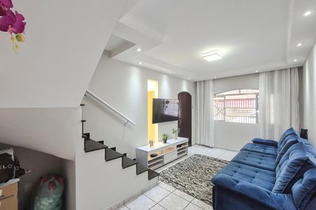 Casa à venda com 129m², 3 quartos e 2 vagas Casa à venda com 129m², 3 quartos e 2 vagasSala