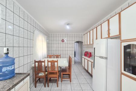 Casa à venda com 129m², 3 quartos e 2 vagas Casa à venda com 129m², 3 quartos e 2 vagasCozinha