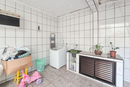 Casa à venda com 129m², 3 quartos e 2 vagas Casa à venda com 129m², 3 quartos e 2 vagasÁrea de Serviço