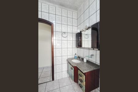 Casa à venda com 129m², 3 quartos e 2 vagas Casa à venda com 129m², 3 quartos e 2 vagasBanheiro Social