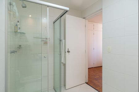 Apartamento à venda com 128m², 3 quartos e 1 vagaBanheiro da Suíte