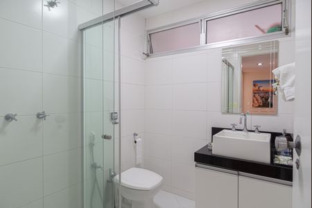 Apartamento à venda com 128m², 3 quartos e 1 vagaBanheiro 2