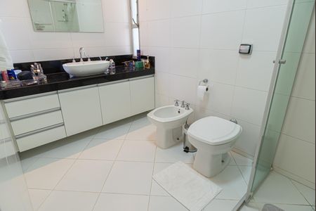 Apartamento à venda com 128m², 3 quartos e 1 vagaBanheiro da Suíte