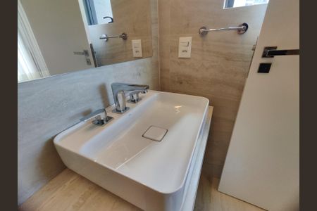 Apartamento para alugar com 235m², 4 quartos e 3 vagasBanheiro da Suíte 4