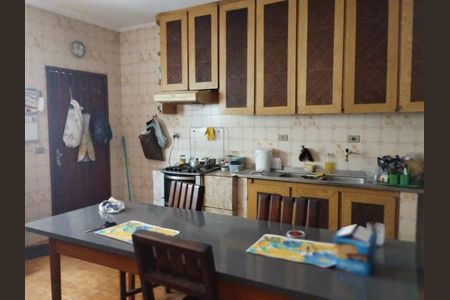Casa à venda com 206m², 6 quartos e 3 vagasCOZINHA