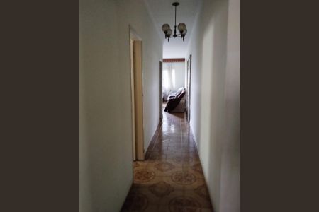 Casa à venda com 206m², 6 quartos e 3 vagasCORREDOR INTERNO