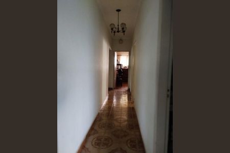 Casa à venda com 206m², 6 quartos e 3 vagasCORREDOR INTERNO