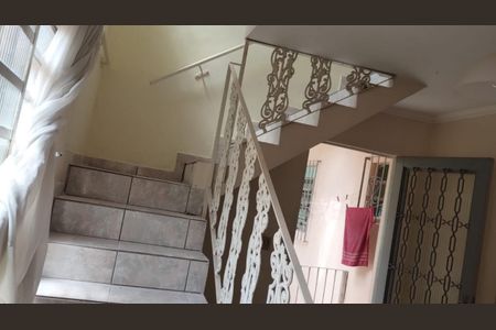 Casa à venda com 206m², 6 quartos e 3 vagasESCADA INTERNA