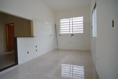 Casa para alugar com 70m², 2 quartos e 2 vagasCozinha 