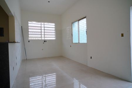 Casa para alugar com 70m², 2 quartos e 2 vagasCozinha 