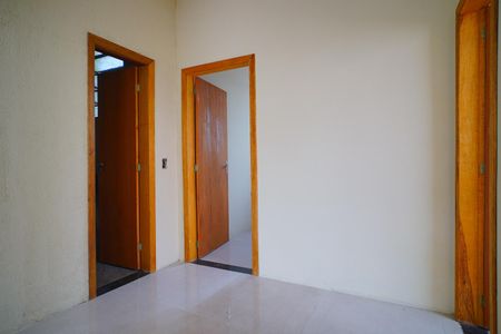 Casa para alugar com 70m², 2 quartos e 2 vagasSala