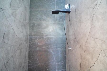 Casa para alugar com 70m², 2 quartos e 2 vagasBanheiro 