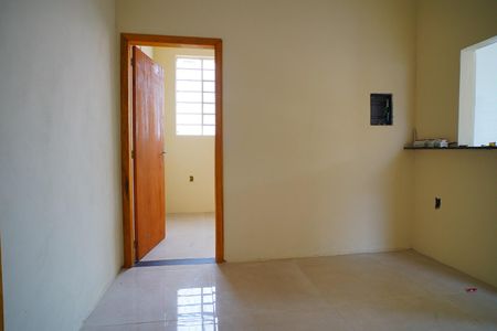 Casa para alugar com 70m², 2 quartos e 2 vagasSala