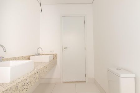 Apartamento à venda com 171m², 3 quartos e 3 vagasBanheiro da Suíte 1