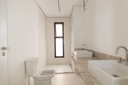 Apartamento à venda com 171m², 3 quartos e 3 vagasBanheiro da Suíte 1