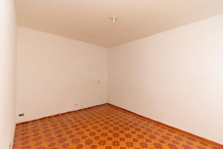 Quarto 2 de apartamento para alugar com 2 quartos, 55m² em Vila Margarida, São Paulo