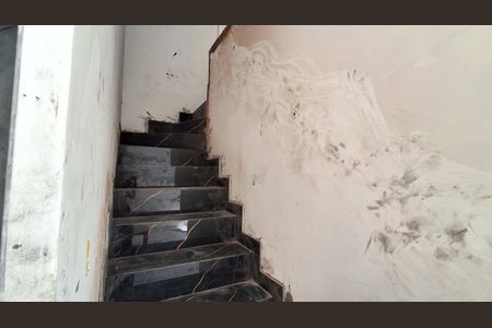 Escada de apartamento à venda com 1 quarto, 70m² em Vila Caminho do Mar, São Bernardo do Campo