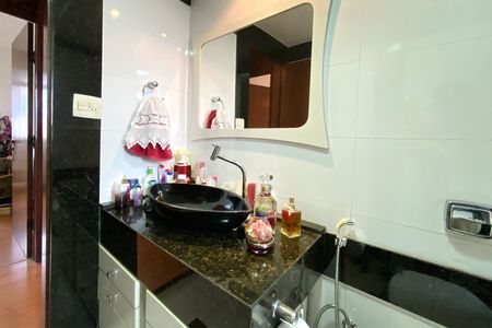 Apartamento à venda com 250m², 3 quartos e 2 vagasBanheiro