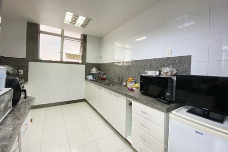 Apartamento à venda com 250m², 3 quartos e 2 vagasCozinha
