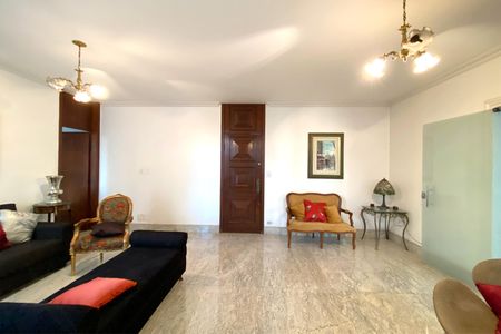 Apartamento à venda com 250m², 3 quartos e 2 vagasSala